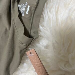 BNWT Skims crop top Khaki Green